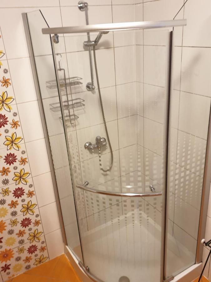 Apartment Emma Ljubljana - Free Parking, Ac, Wifi ภายนอก รูปภาพ