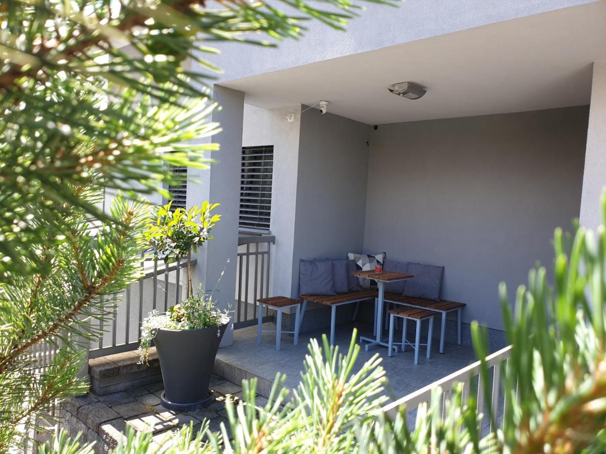 Apartment Emma Ljubljana - Free Parking, Ac, Wifi ภายนอก รูปภาพ