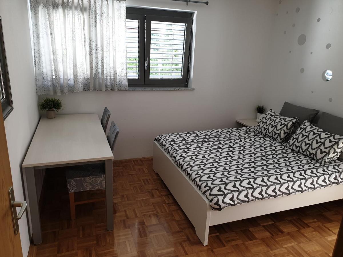 Apartment Emma Ljubljana - Free Parking, Ac, Wifi ภายนอก รูปภาพ