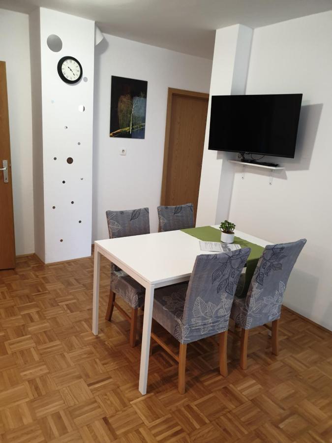 Apartment Emma Ljubljana - Free Parking, Ac, Wifi ภายนอก รูปภาพ