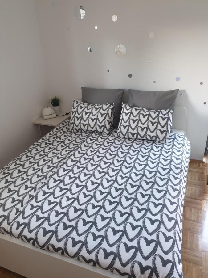 Apartment Emma Ljubljana - Free Parking, Ac, Wifi ภายนอก รูปภาพ