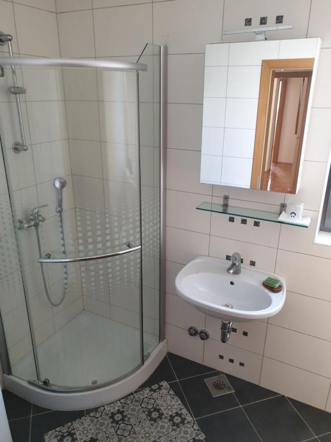 Apartment Emma Ljubljana - Free Parking, Ac, Wifi ภายนอก รูปภาพ