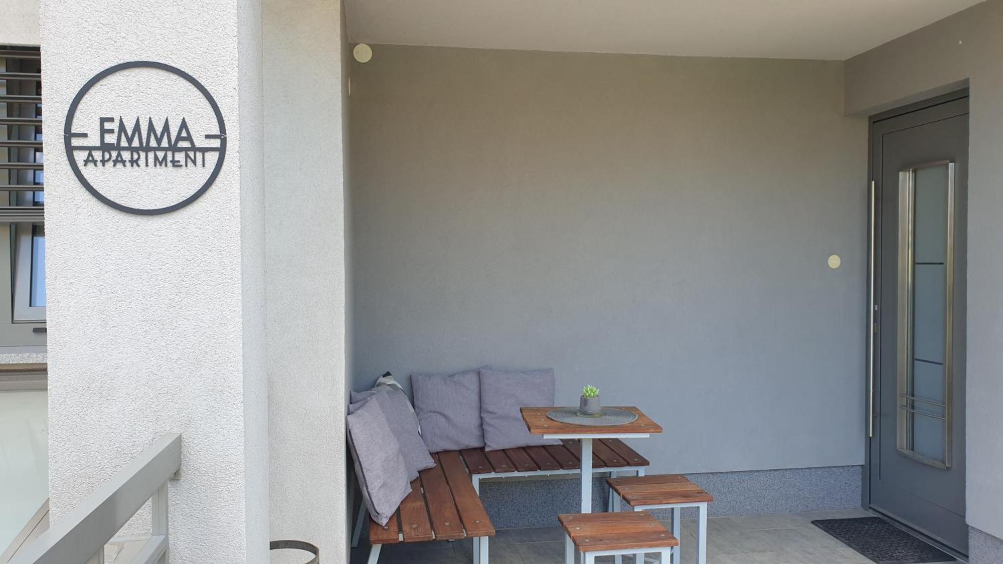Apartment Emma Ljubljana - Free Parking, Ac, Wifi ภายนอก รูปภาพ