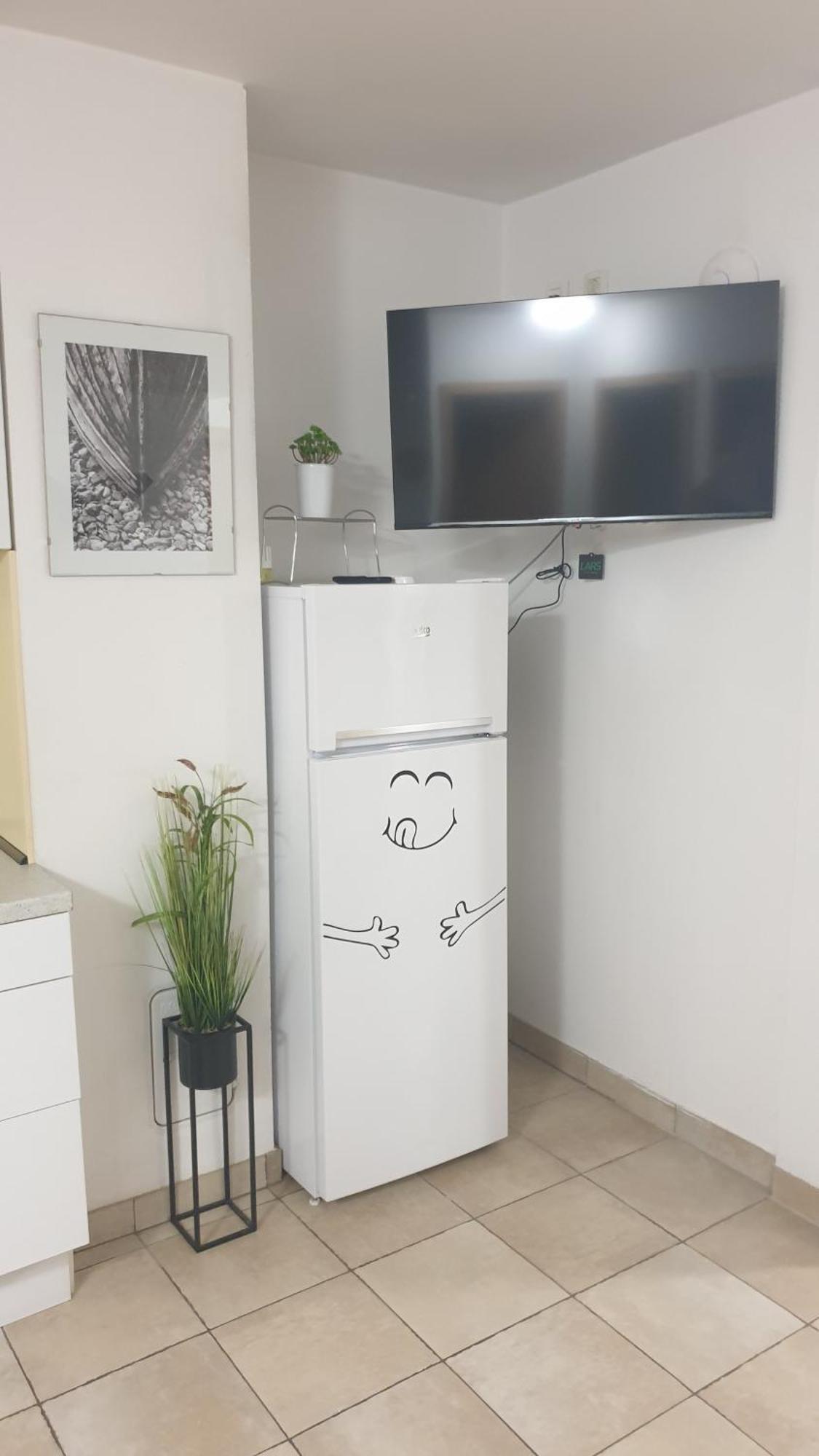 Apartment Emma Ljubljana - Free Parking, Ac, Wifi ภายนอก รูปภาพ